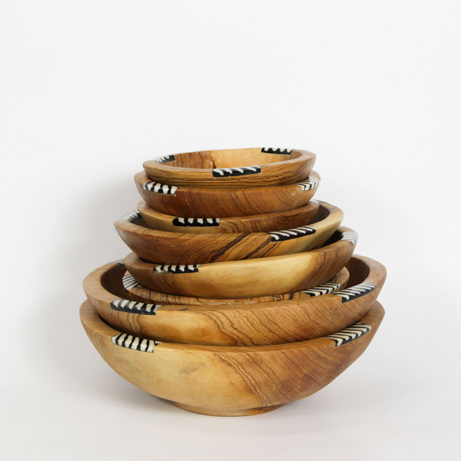 Two extra large, three large, and three medium bowls stacked