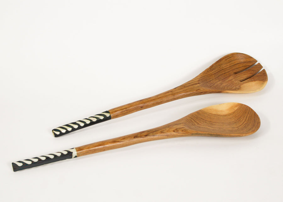 Serving spoon set with inlay