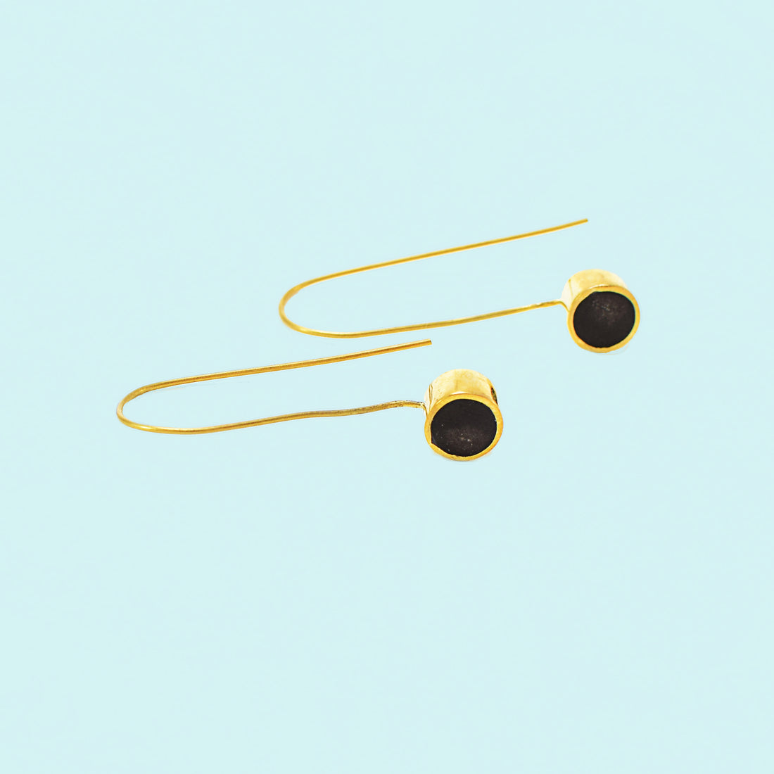 Horn Dot Threader Earrings